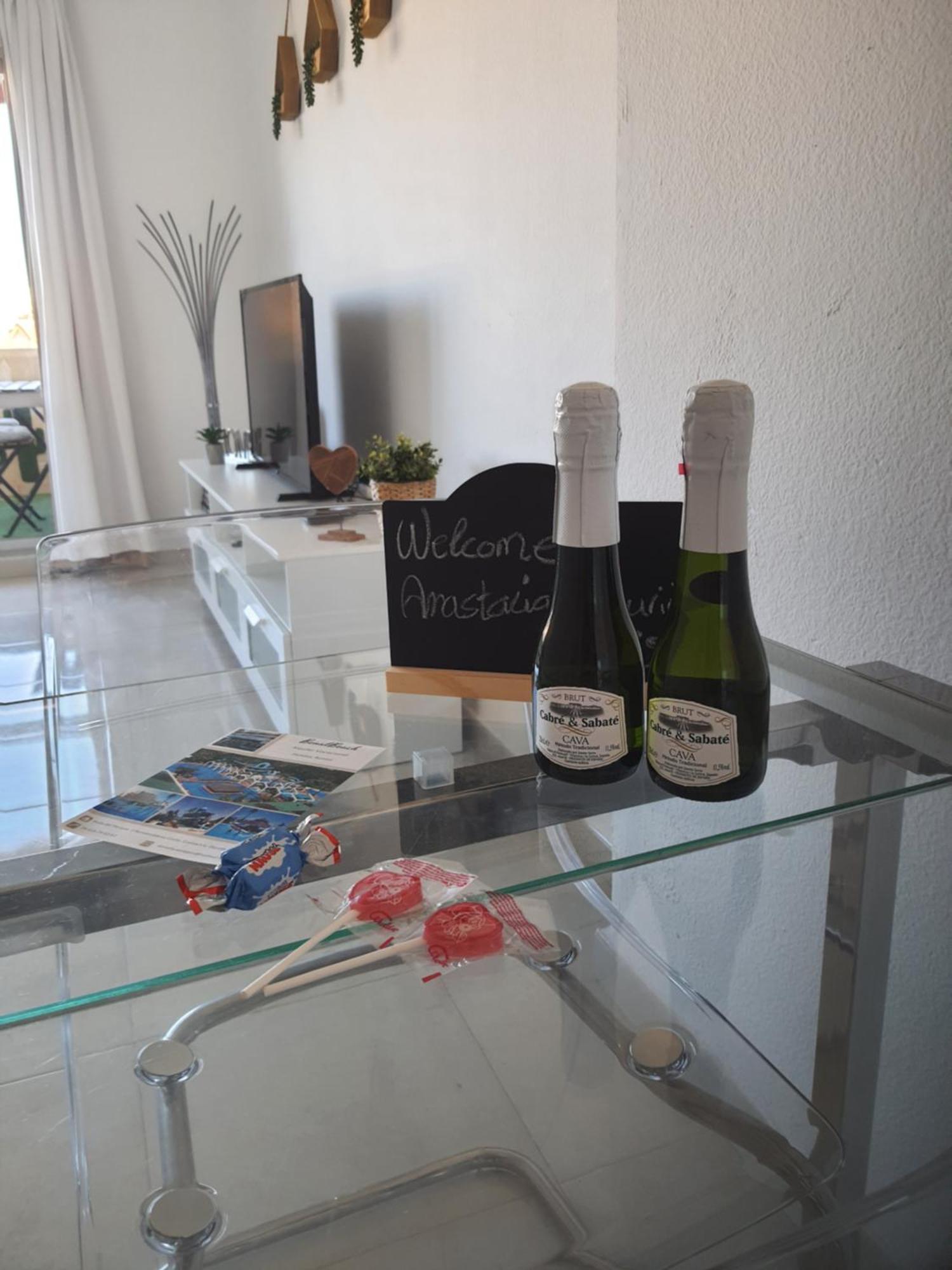 Appartment Totally Upgraded At Benal Beach Benalmadena Exterior photo
